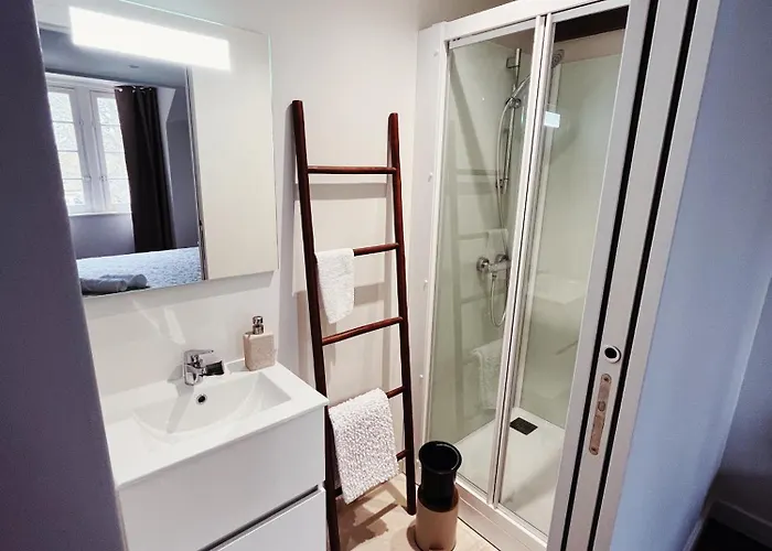 Abbaye De Blanchelande 住宿加早餐酒店 Neufmesnil