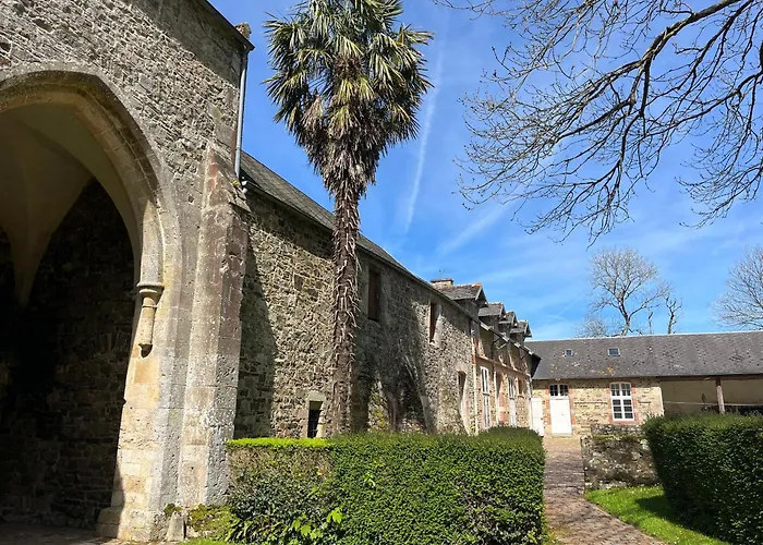 Abbaye De Blanchelande 住宿加早餐酒店 *