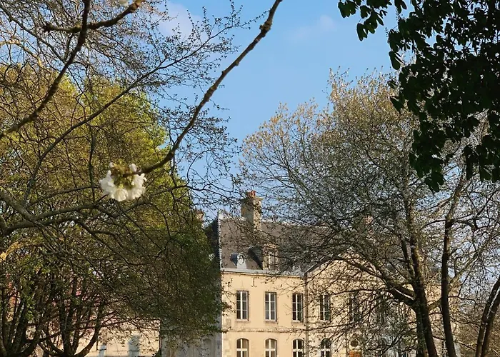 Abbaye De Blanchelande 住宿加早餐酒店